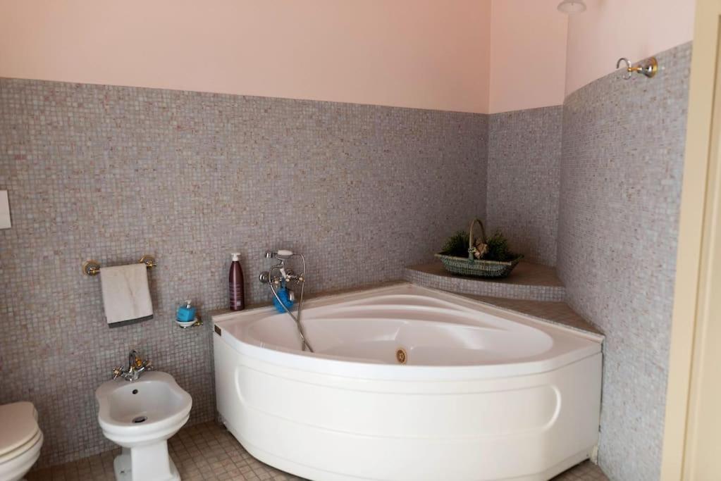 Ercole Luxury Flat Apartamento Sessa Aurunca Exterior foto